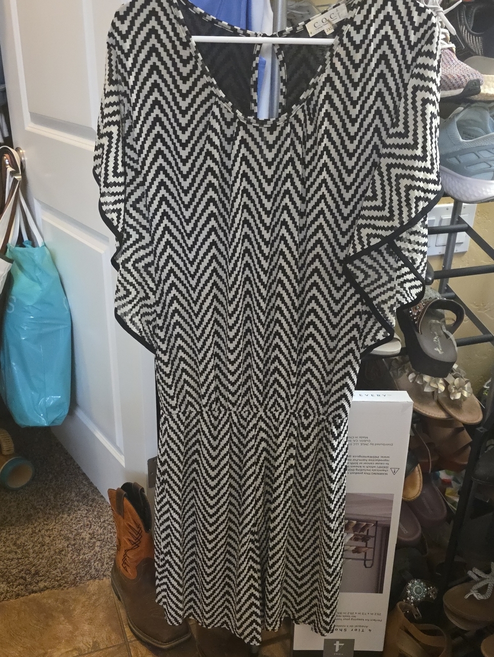 C&C California Black and White Chevron Midi Dress